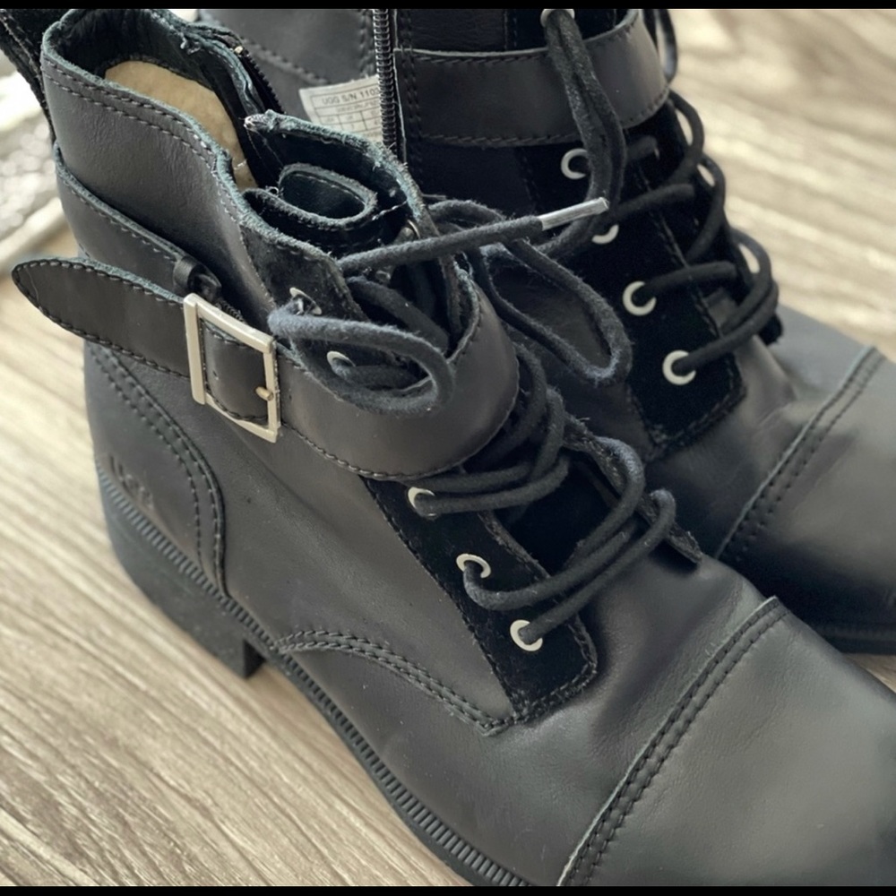 Ugg Women’s Combat Boots size 9 - Picture 12 of 12
